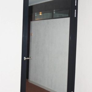 Остекленная противопожарная дверь (со стеклом) / серия FRM7374