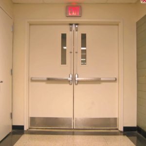 Противопожарная дверь с отбойником / серия FRM7530